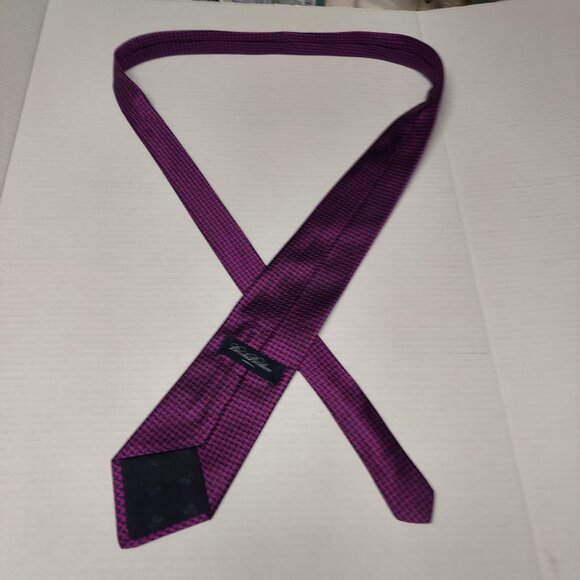 Brooks Brothers Makers  Tie Red Blue Geometric All Silk Made in USA 62 x 3 1/2 - Picture 7 of 8